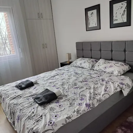 Black & White Apartment