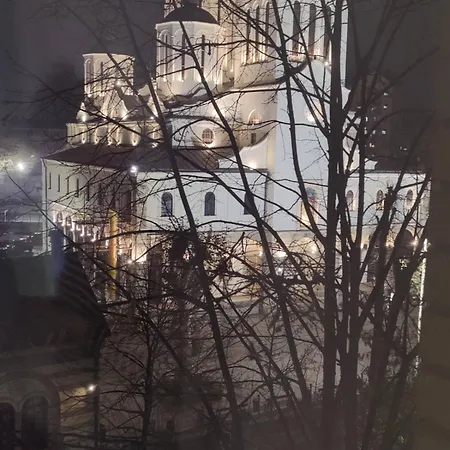 Black & White Apartment Nis